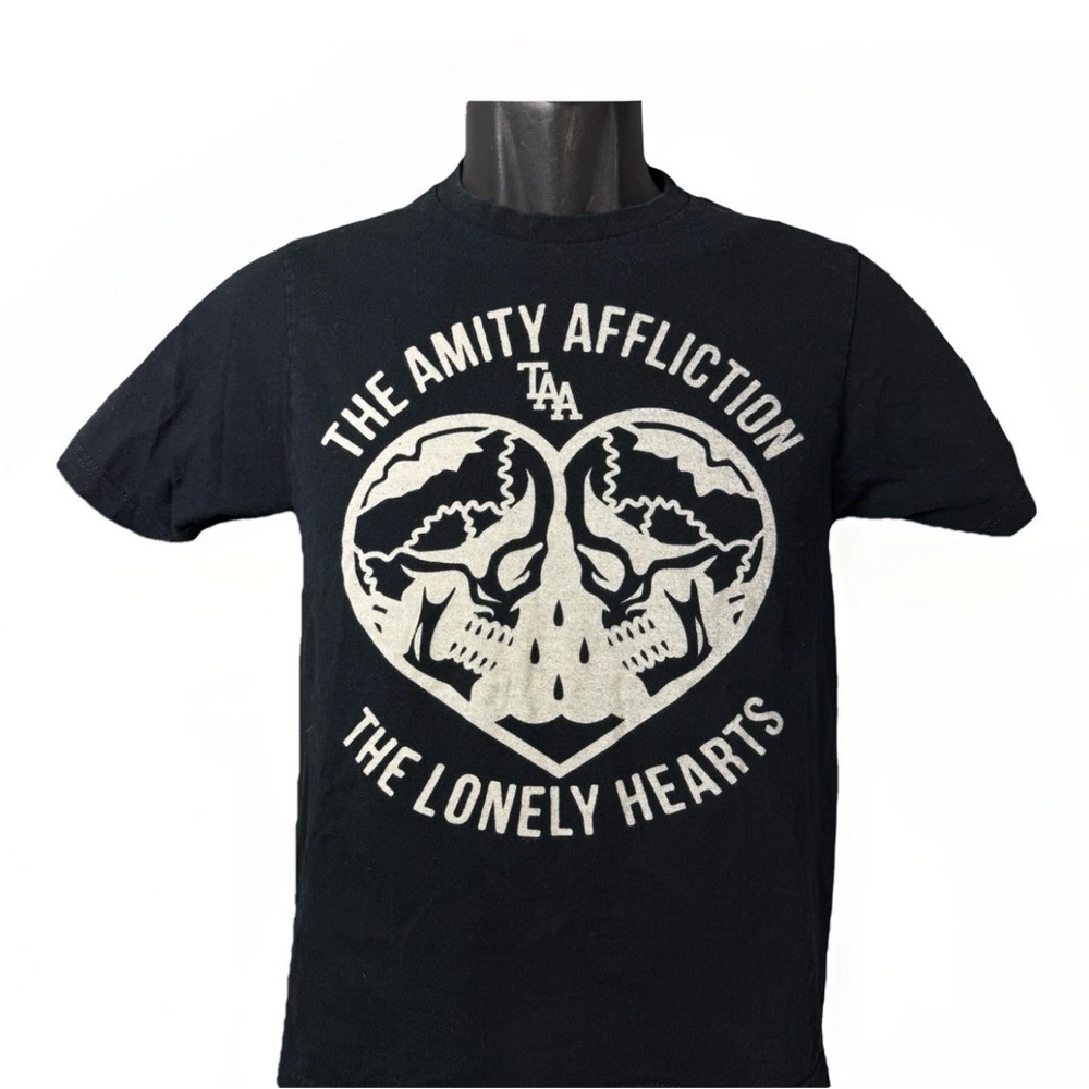 The Amity Affliction Black Tee The Lonely Hearts Skull/Heart Never Alone Size XS